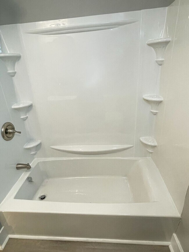 Building Photo - 62 N Bryant Ave