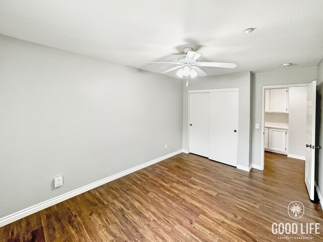 Building Photo - Great 4B/2.5BA House in Vista!