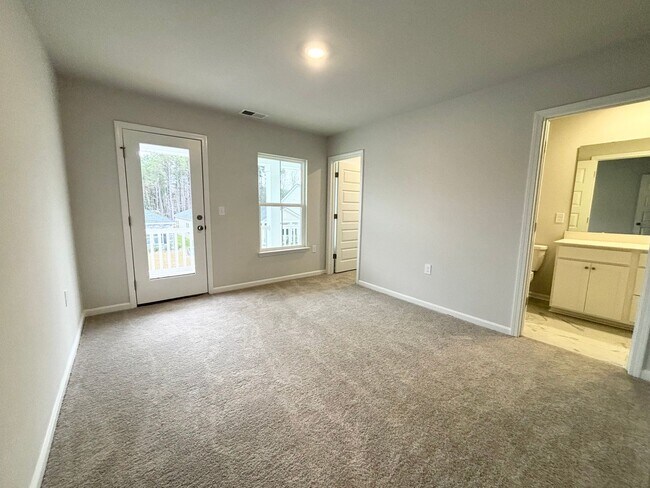 Building Photo - Perfect family home in Ocean Isle Beach