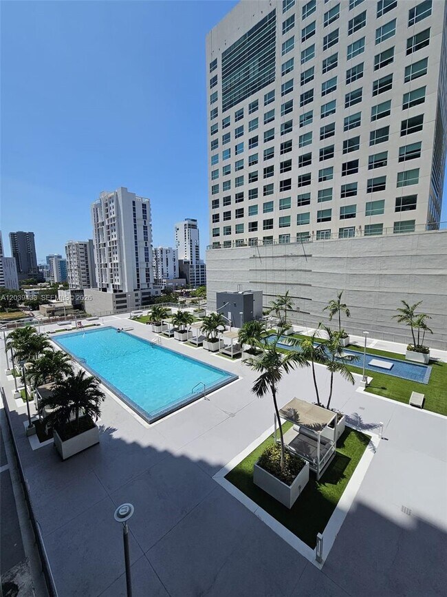 Building Photo - 690 SW 1st Ct