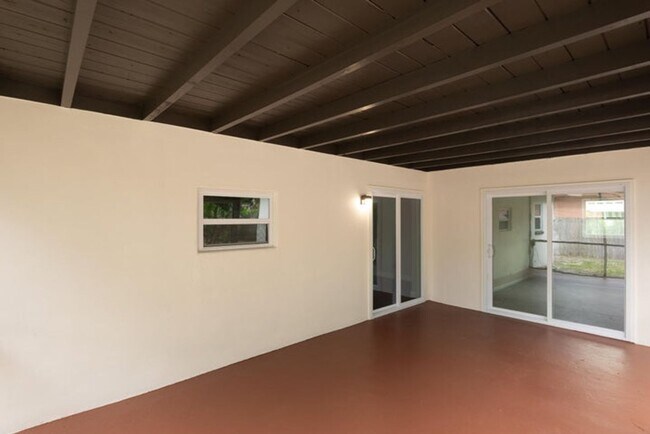 Building Photo - 308 Park Ave