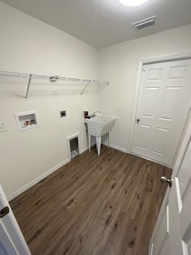 Building Photo - Oak Hill Plantation 3/2 NE Ocala Home