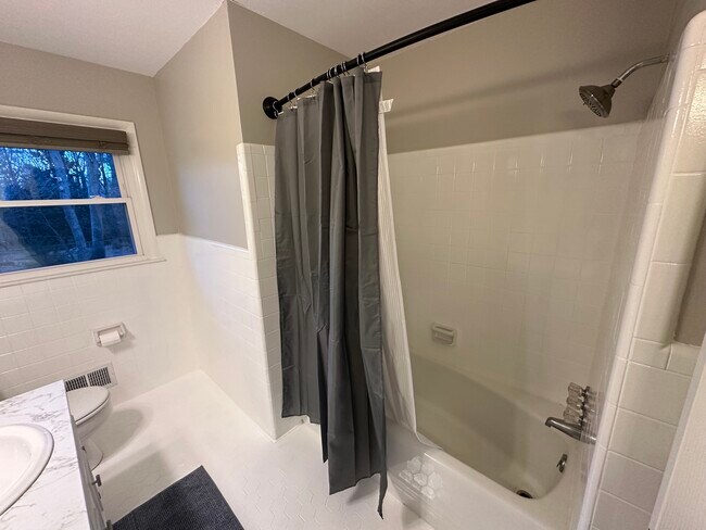 Building Photo - 500 Peachwood Pl