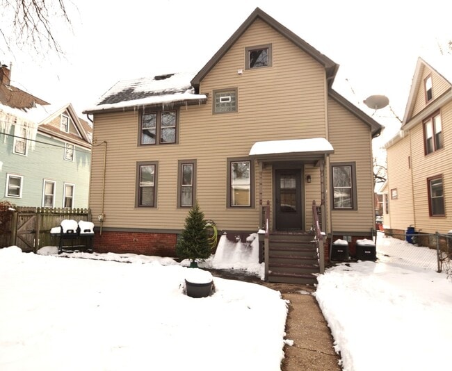 Building Photo - 2626 Union St