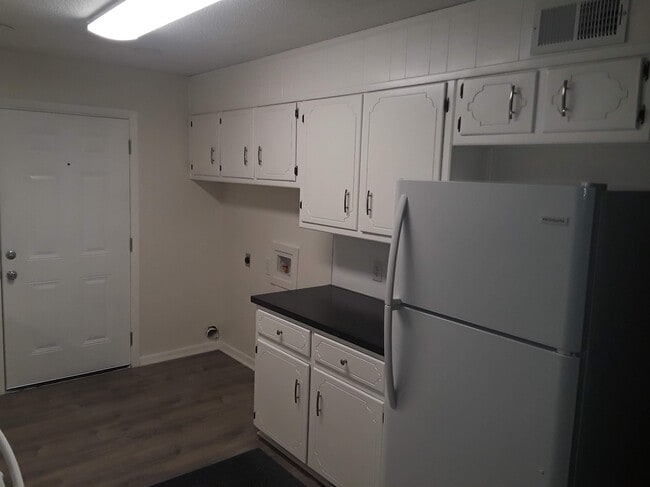 Building Photo - 3017 McFerrin Ave