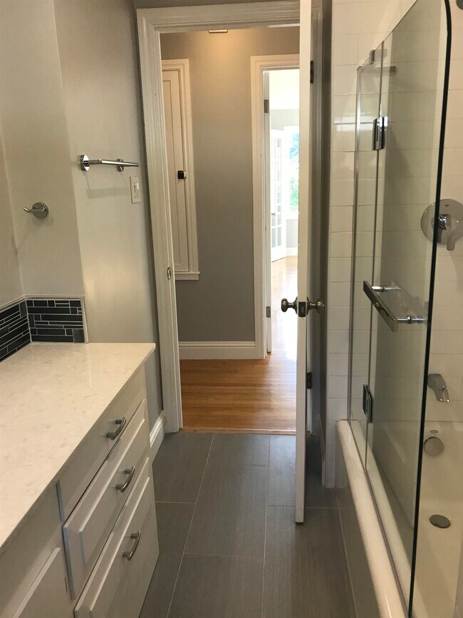 Building Photo - 7630 Terrace Dr