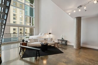 Building Photo - 845 Spring St NW