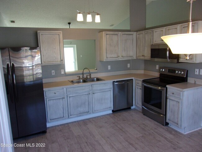 Building Photo - Single Family Home