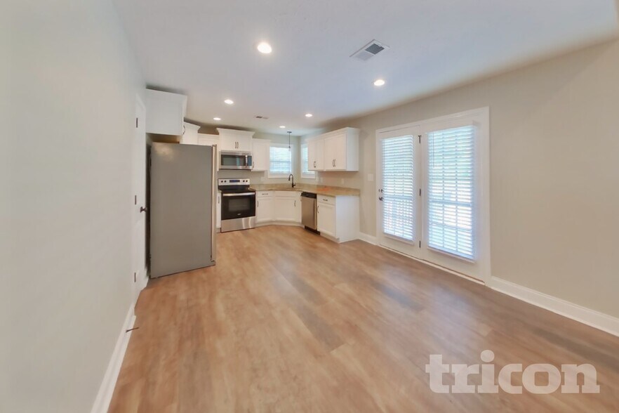 Building Photo - 1059 Spicer Dr