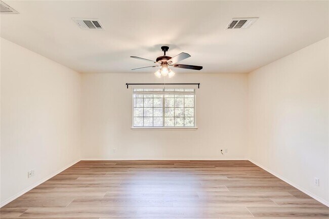Building Photo - 8116 Forest Heights Ln