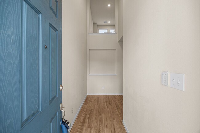 Building Photo - 5617 Evanston Ln