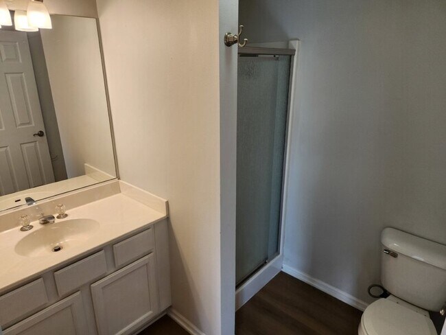Building Photo - 811 Burr Oaks Dr