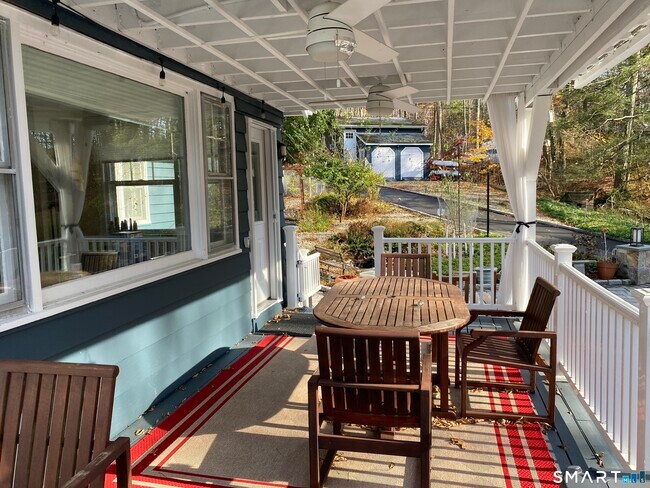 Building Photo - 14 Club Dr