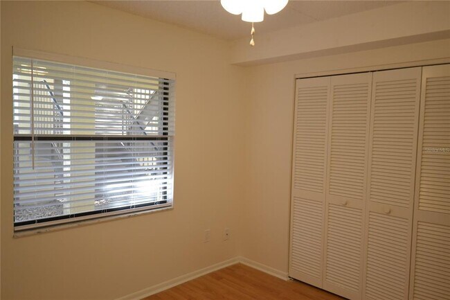 Building Photo - 209 Woodlake Wynde