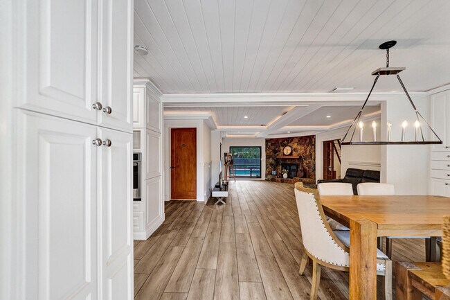 Building Photo - 5612 Harding St