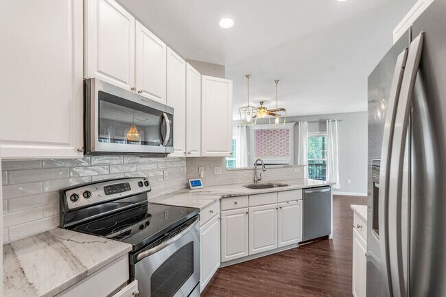 Building Photo - 2408 Ruffin Dr