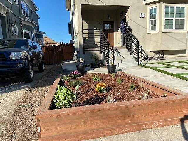 Building Photo - 3 bedroom in Oakland CA 94609