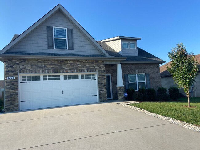 Building Photo - Amazing Murfreesboro Location / Fenced in Yard / Back Patio / Tons of Storage / Upstairs Bonus Ro...