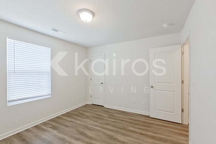 Building Photo - 3921 Miller Dr