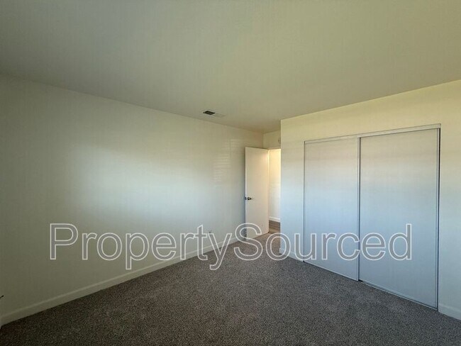 Building Photo - 1462 Snyder St