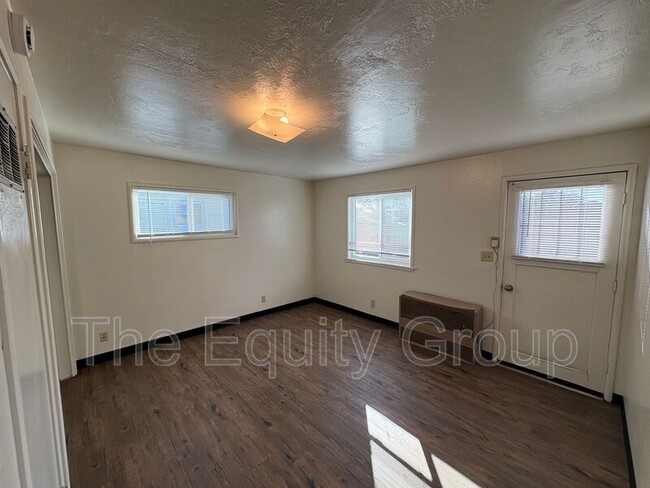 Building Photo - 719 S Church St