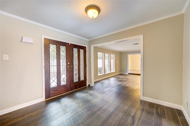 Building Photo - 11024 Riverview Dr