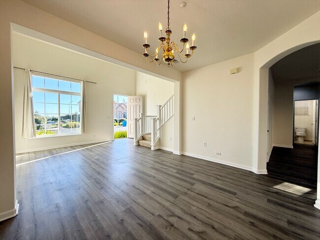 Building Photo - Renovated Coastal Home with NEW Kitchen and a Spacious Layout