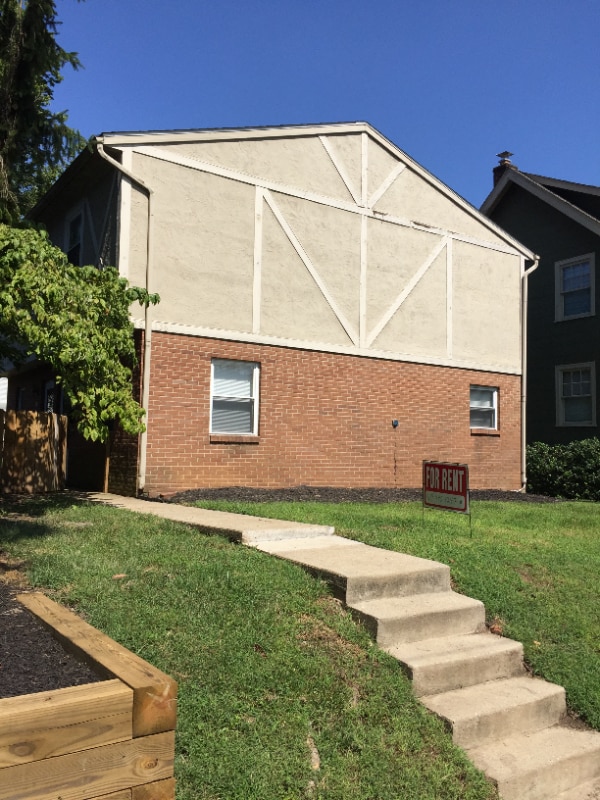 Building Photo - 136 W Pacemont Rd