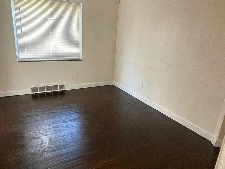 Building Photo - 13500 Rutherford St