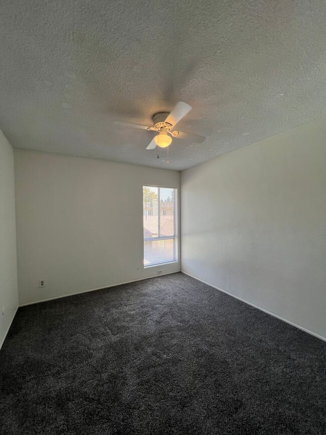 Building Photo - **Move In Special 2 weeks FREE!!!!**5301 D...