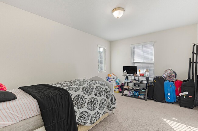 Building Photo - 104 Camelot Pl Ct