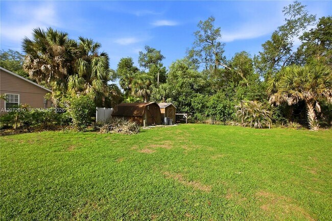 Building Photo - 1169 Presque Isle Dr