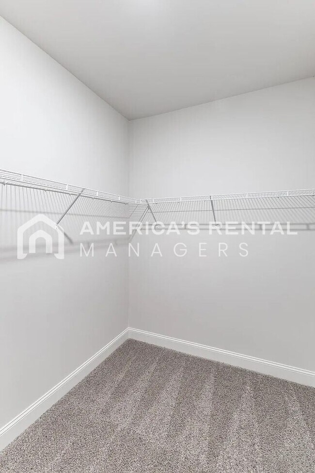 Building Photo - NEW CONSTRUCTION - Spacious Sifford Plan with Three Car Garage!