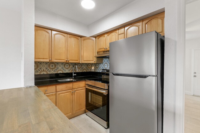 Building Photo - 1125 SW 15th Ave