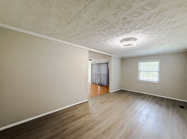 Building Photo - 7220 Ainsley St