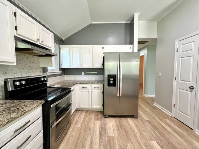 Building Photo - 104 Weatherby Ct