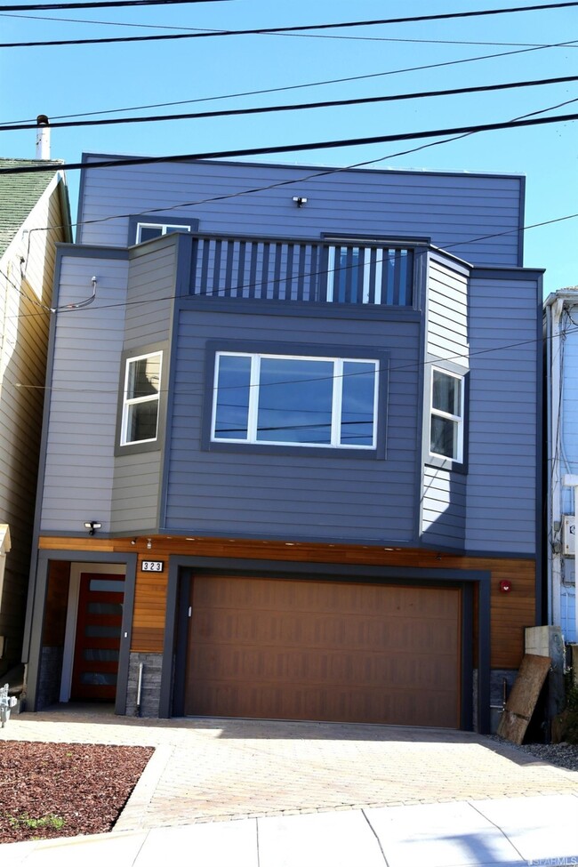 Building Photo - 323 Peoria St