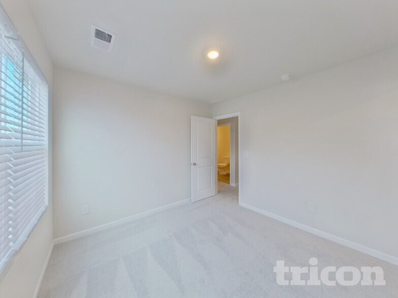 Building Photo - 4030 Rustling Grass Trl