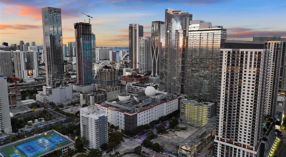 Building Photo - 601 N Miami Ave