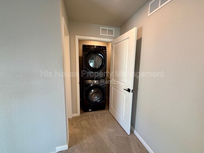 Building Photo - 2640 Brookstone Dr