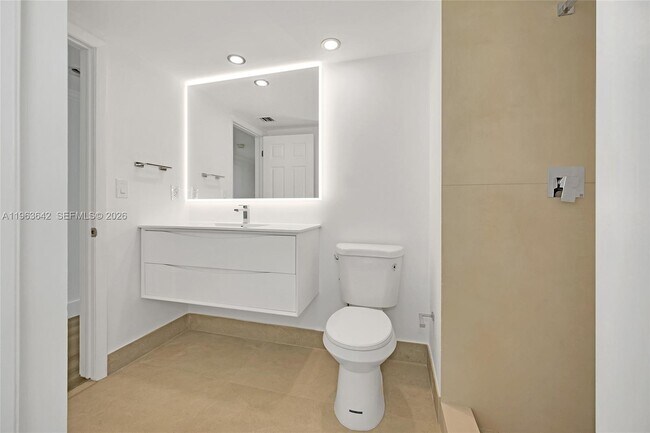 Building Photo - 800 Claughton Island Dr