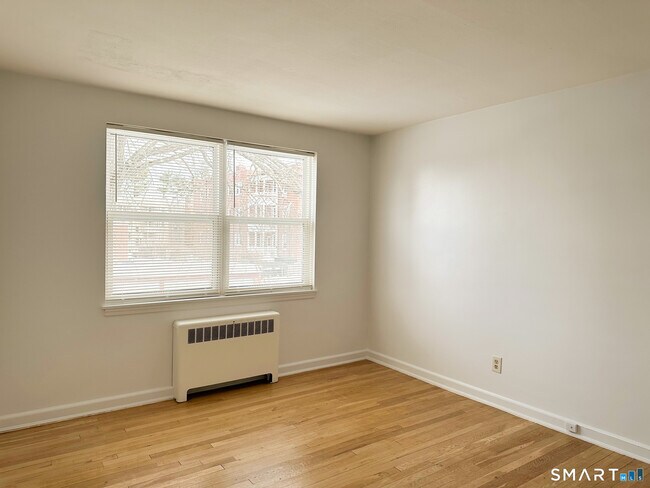 Building Photo - 52 Arnold Way