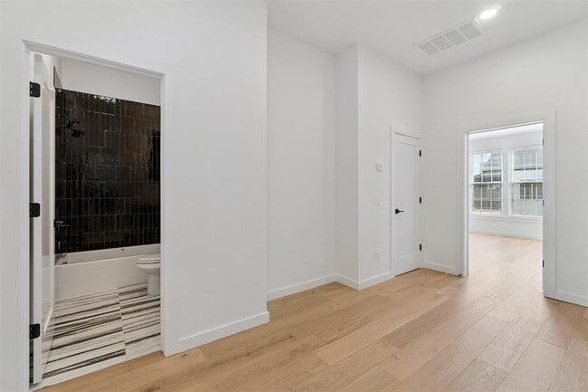 Building Photo - 18821 Selah Wy