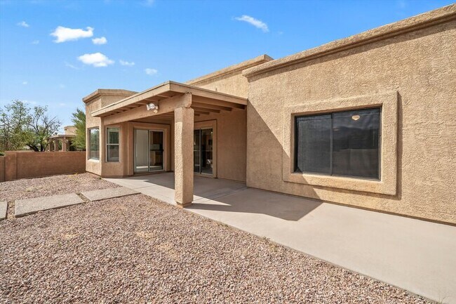 Building Photo - 1825 W Corte Tulipan