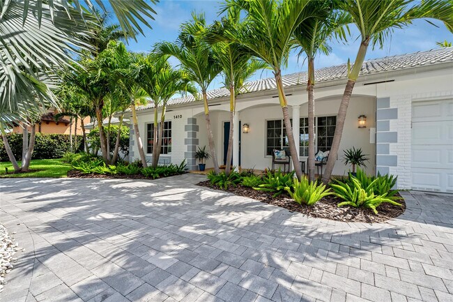 Building Photo - 1410 SE 12th St