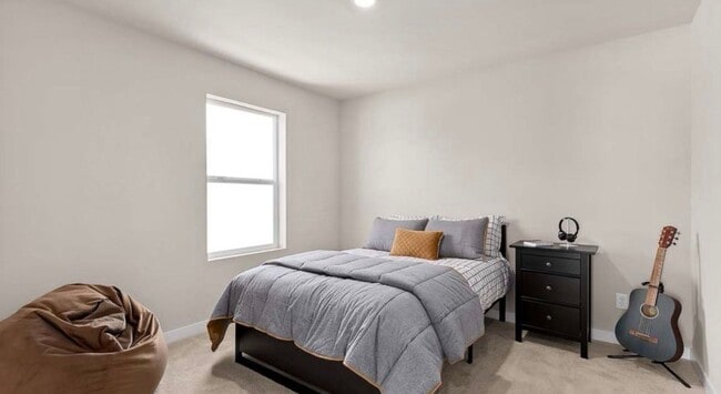 Building Photo - Modern 5 Bed Home