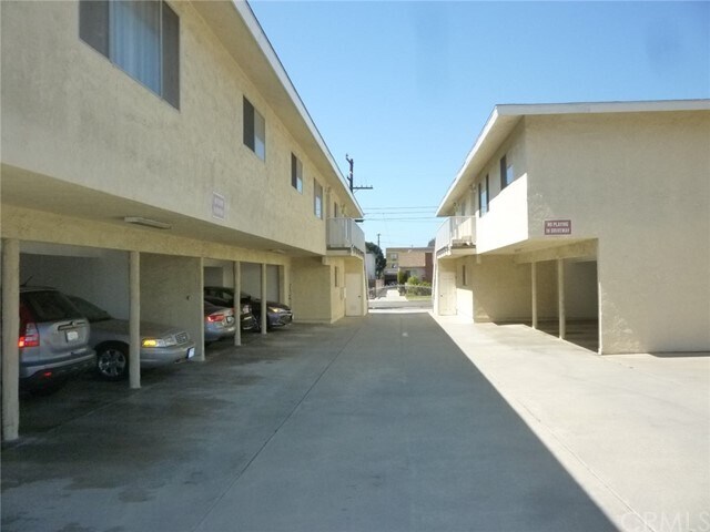 Building Photo - 15910 Harvard Blvd