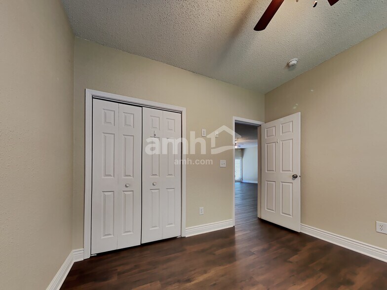 Building Photo - 12247 Inside Trail