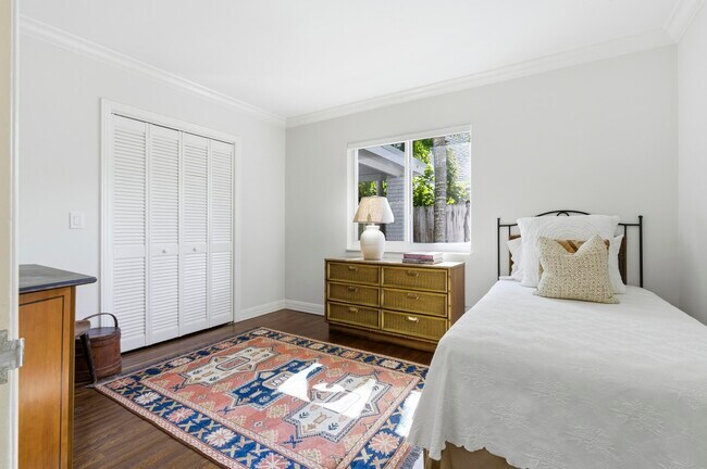 Building Photo - 3208 N Flagler Dr