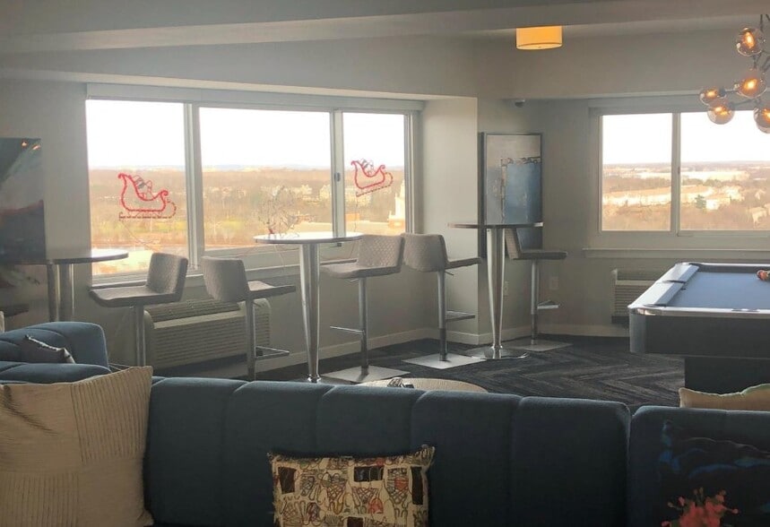 Community Room - 110 Somerset St Unit 2109